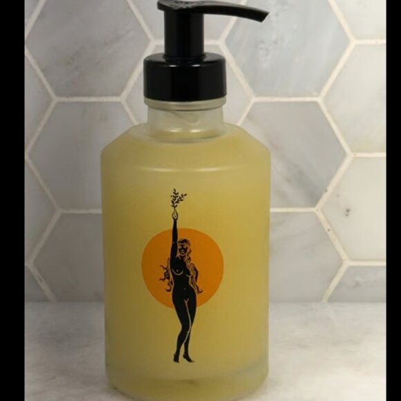 WONDER VALLEY-Oil Cleanser|Vegan,Cruelty-Free,All Skin Types|Cleanses & Hydrates - Picture 1 of 6